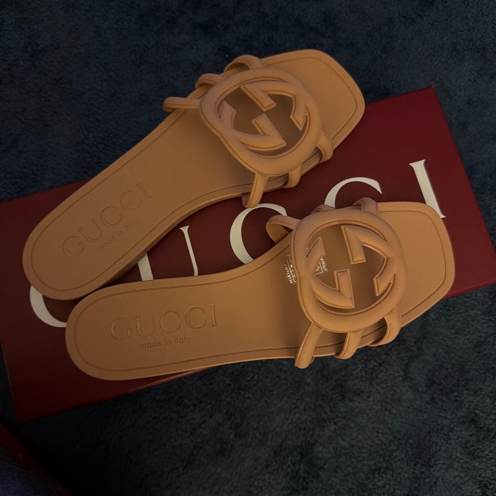 Brand new Gucci slides size 7 authentic